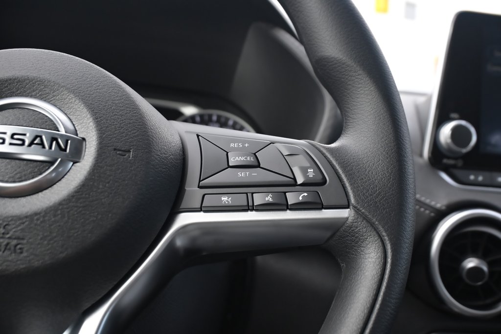 2023 Nissan Sentra SV in Mississauga, Ontario - 16 - w1024h768px