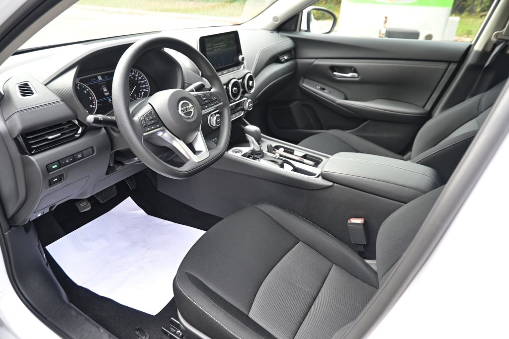 2023 Nissan Sentra SV in Mississauga, Ontario - 13 - w1024h768px