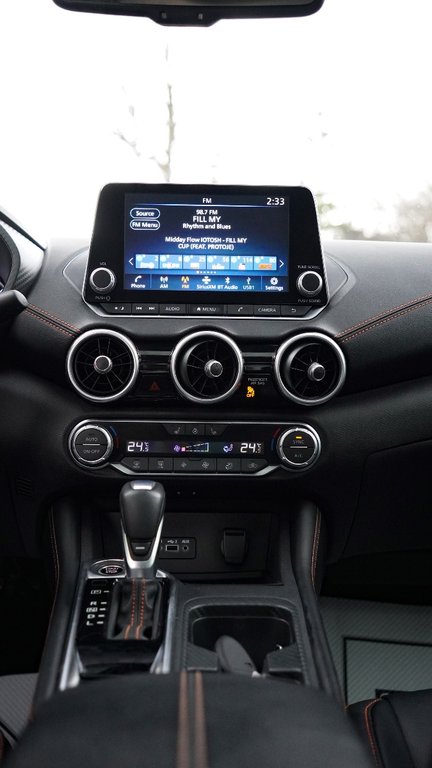 2023 Nissan Sentra SR in Mississauga, Ontario - 9 - w1024h768px
