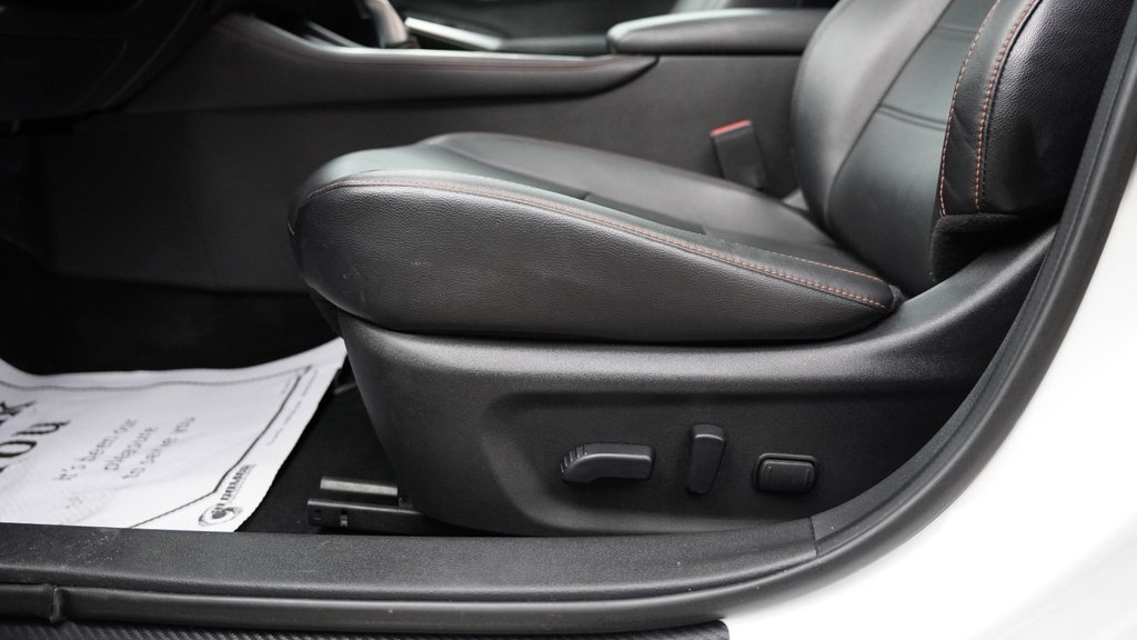 2023 Nissan Sentra SR in Mississauga, Ontario - 17 - w1024h768px