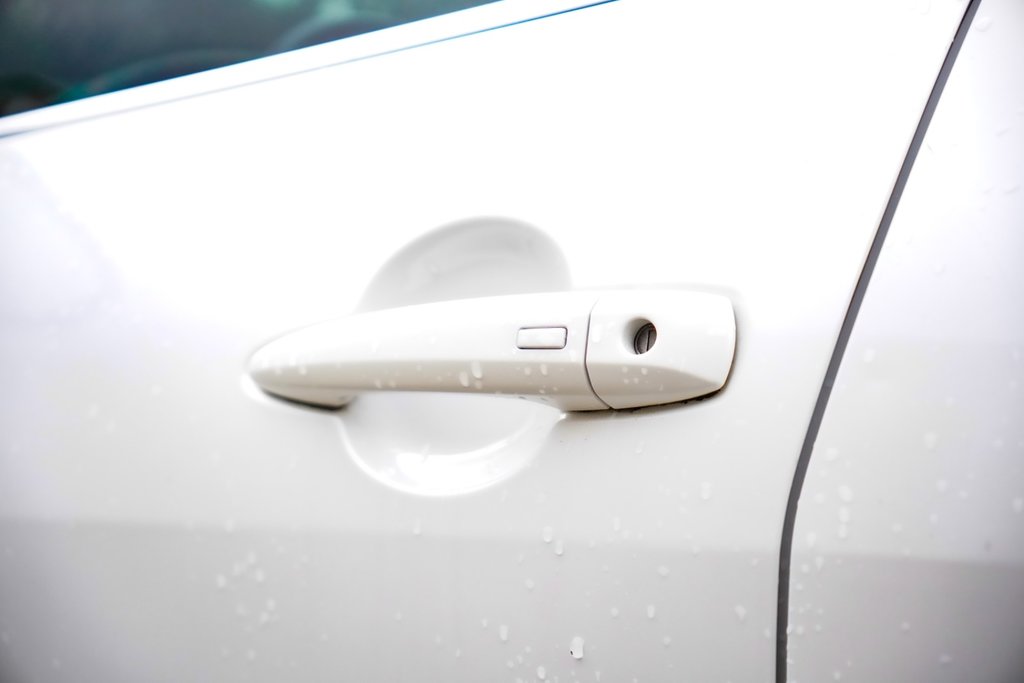2023 Nissan Sentra SR in Mississauga, Ontario - 18 - w1024h768px