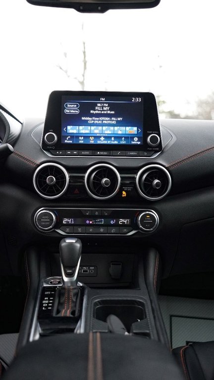 2023 Nissan Sentra SR in Mississauga, Ontario - 10 - w1024h768px