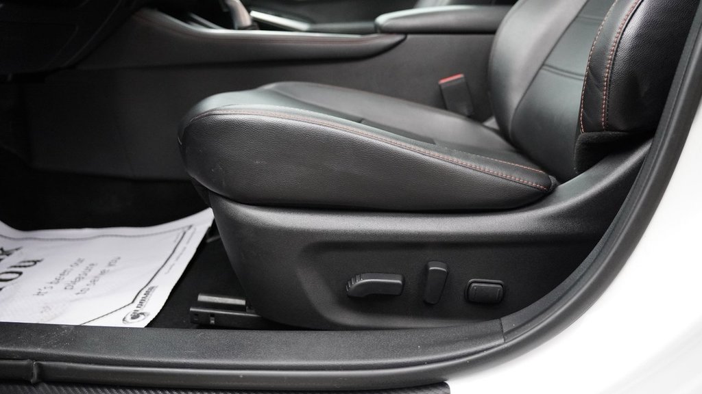 2023 Nissan Sentra SR in Mississauga, Ontario - 18 - w1024h768px