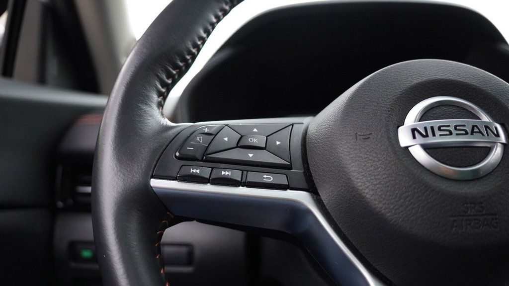 2023 Nissan Sentra SR in Mississauga, Ontario - 14 - w1024h768px