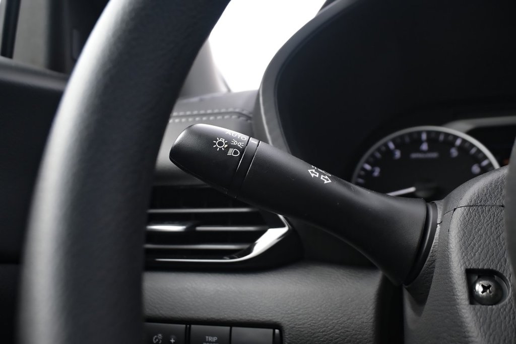 2023 Nissan Sentra SV in Mississauga, Ontario - 18 - w1024h768px