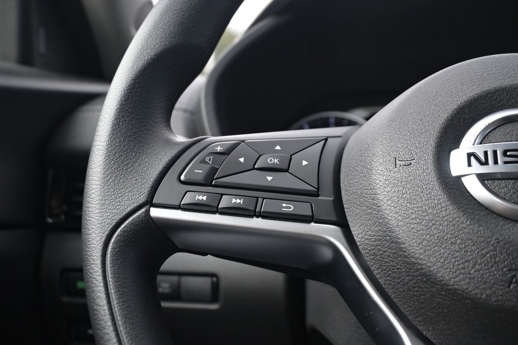 2023 Nissan Sentra SV in Mississauga, Ontario - 16 - w1024h768px