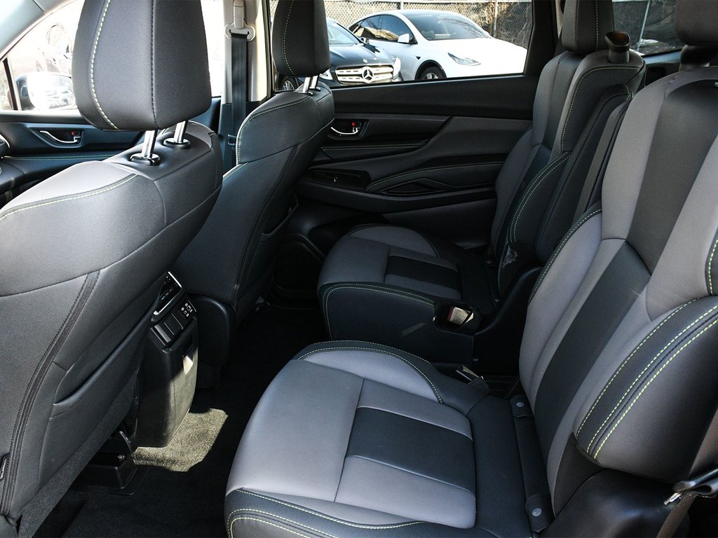 2023 Subaru Ascent Onyx in Mississauga, Ontario - 14 - w1024h768px