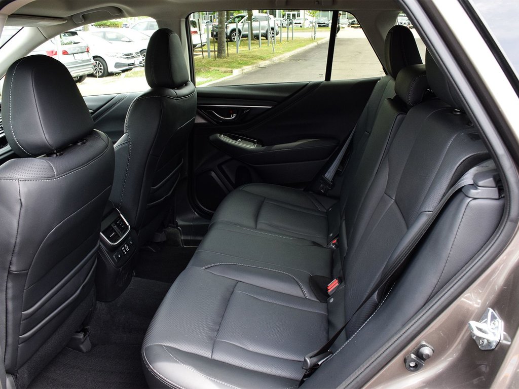 2023 Subaru Outback Limited XT in Mississauga, Ontario - 11 - w1024h768px