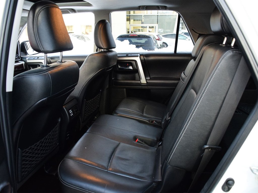 2018 Toyota 4Runner Limited in Mississauga, Ontario - 11 - w1024h768px