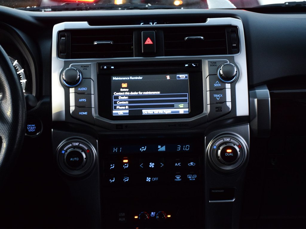 2018 Toyota 4Runner Limited in Mississauga, Ontario - 14 - w1024h768px