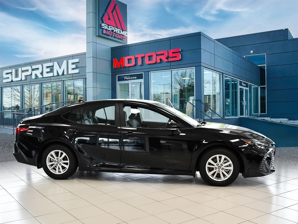 2025 Toyota Camry Hybrid SE FWD in Mississauga, Ontario - 4 - w1024h768px