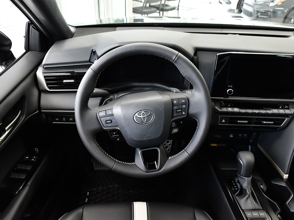 2025 Toyota Camry Hybrid SE FWD in Mississauga, Ontario - 14 - w1024h768px