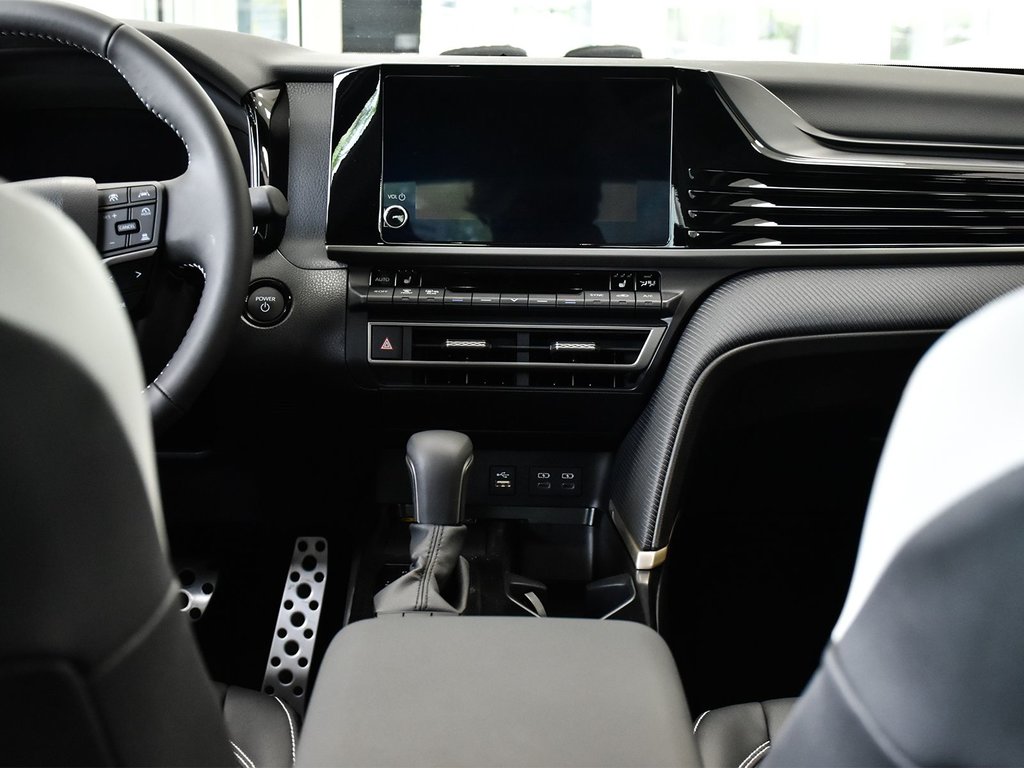 2025 Toyota Camry Hybrid SE FWD in Mississauga, Ontario - 13 - w1024h768px