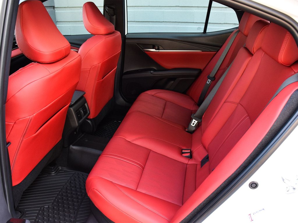 2025 Toyota Camry Hybrid XSE AWD in Mississauga, Ontario - 11 - w1024h768px