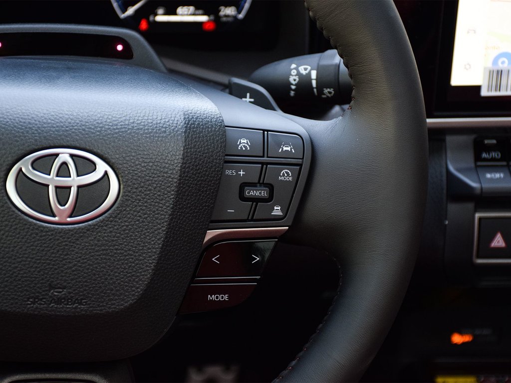 2025 Toyota Camry Hybrid XSE AWD in Mississauga, Ontario - 20 - w1024h768px