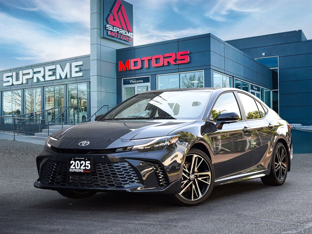 2025 Toyota Camry Hybrid XSE AWD in Mississauga, Ontario - 2 - w1024h768px