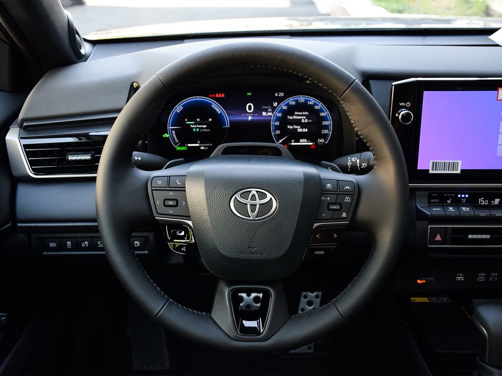 2025 Toyota Camry Hybrid XSE AWD in Mississauga, Ontario - 17 - w1024h768px