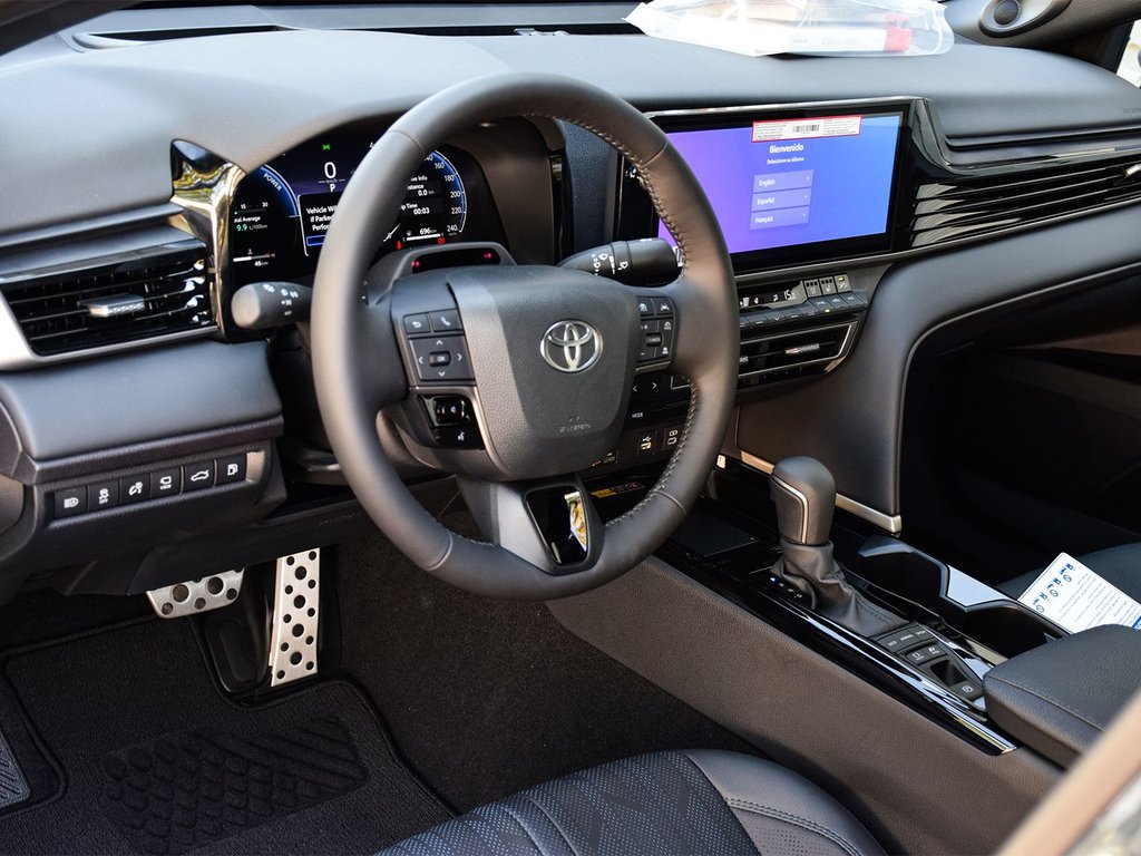 2025 Toyota Camry Hybrid XSE AWD in Mississauga, Ontario - 7 - w1024h768px