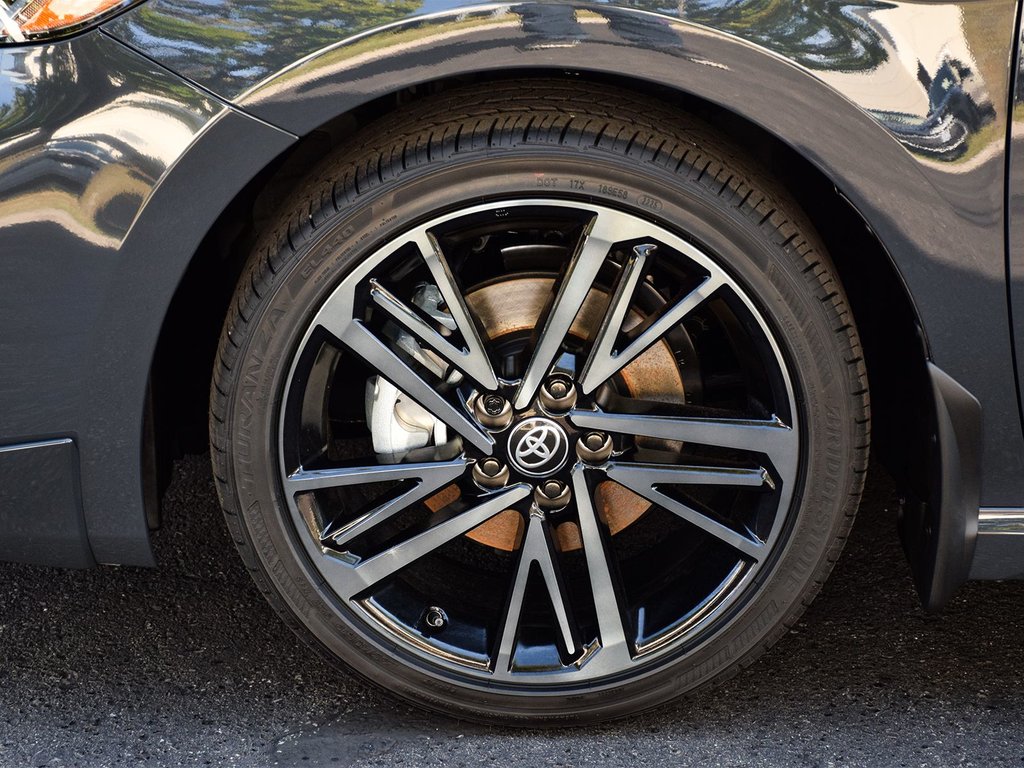 2025 Toyota Camry Hybrid XSE AWD in Mississauga, Ontario - 6 - w1024h768px