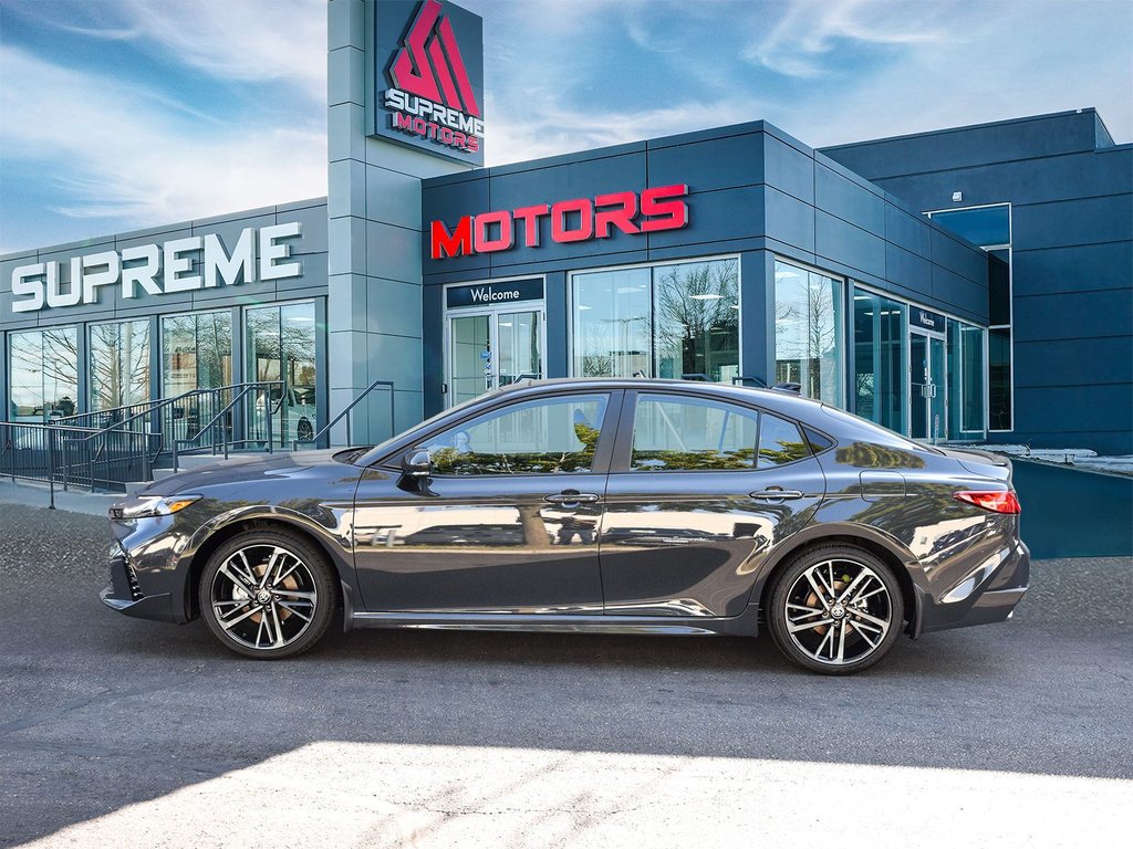2025 Toyota Camry Hybrid XSE AWD in Mississauga, Ontario - 4 - w1024h768px