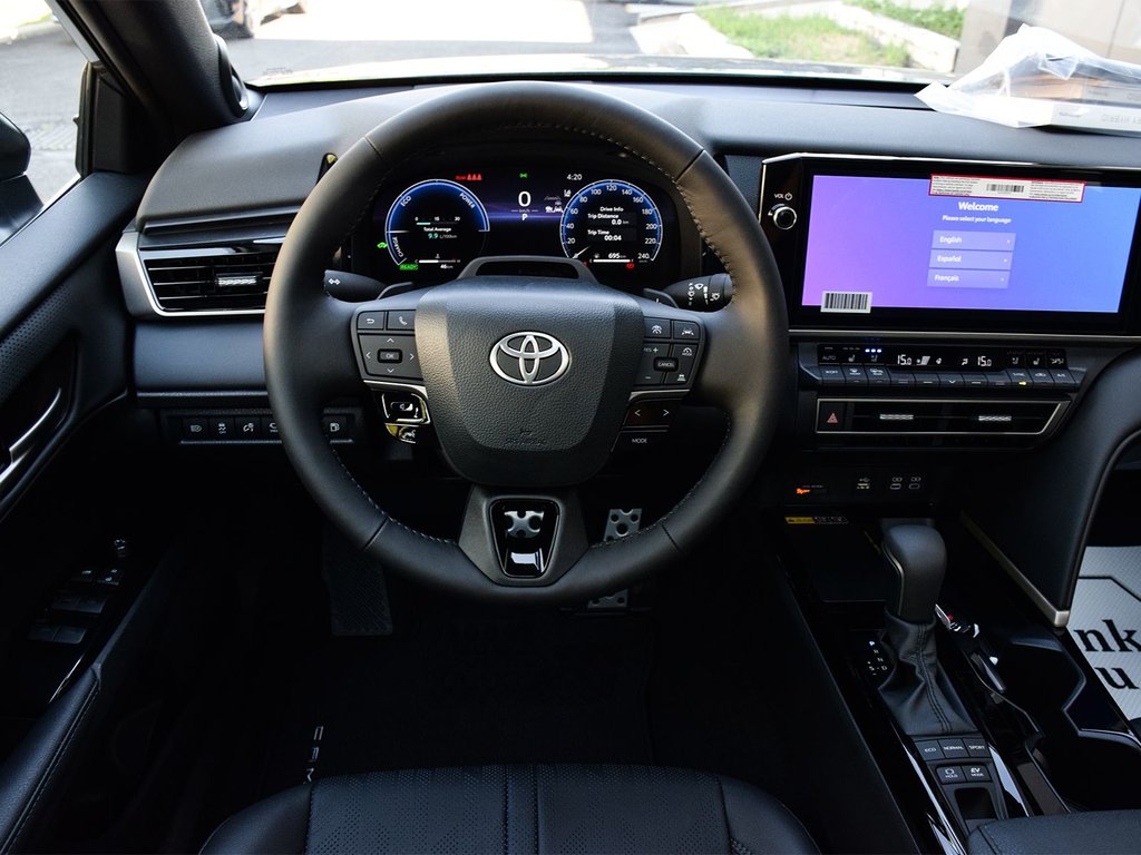 2025 Toyota Camry Hybrid XSE AWD in Mississauga, Ontario - 16 - w1024h768px