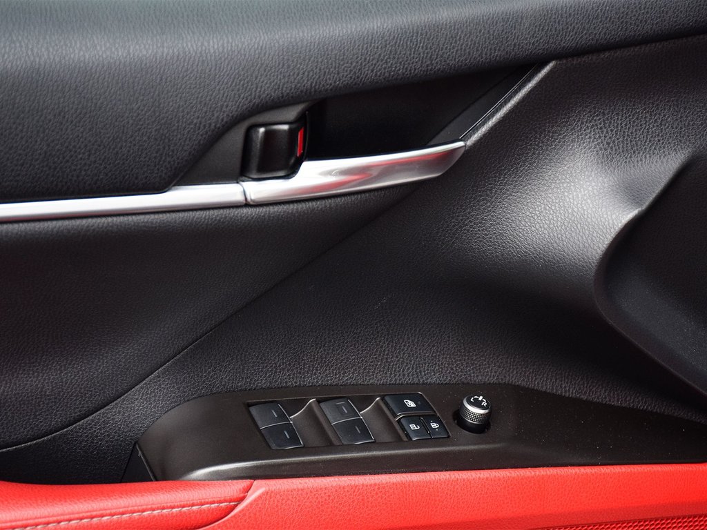 2022 Toyota Camry XSE in Mississauga, Ontario - 9 - w1024h768px