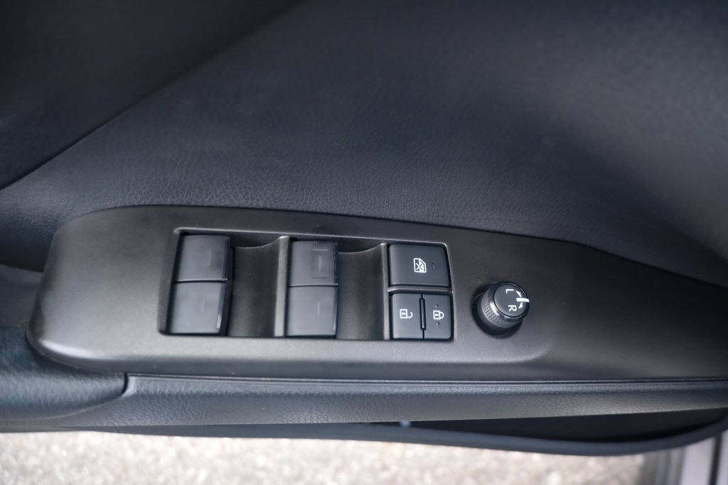 2023 Toyota Camry SE HYBRID in Mississauga, Ontario - 23 - w1024h768px