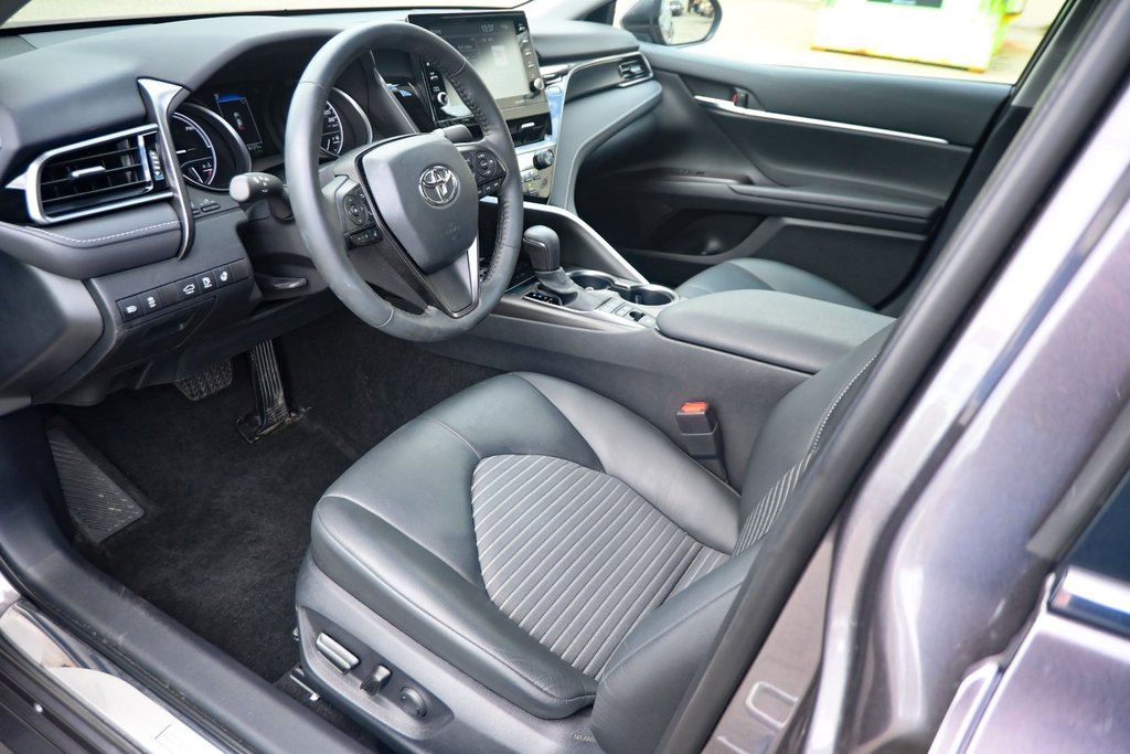 2023 Toyota Camry SE HYBRID in Mississauga, Ontario - 14 - w1024h768px