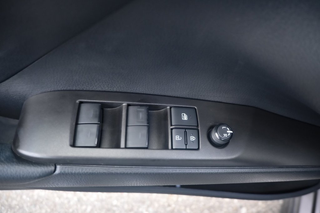 2023 Toyota Camry Hybrid SE in Mississauga, Ontario - 24 - w1024h768px
