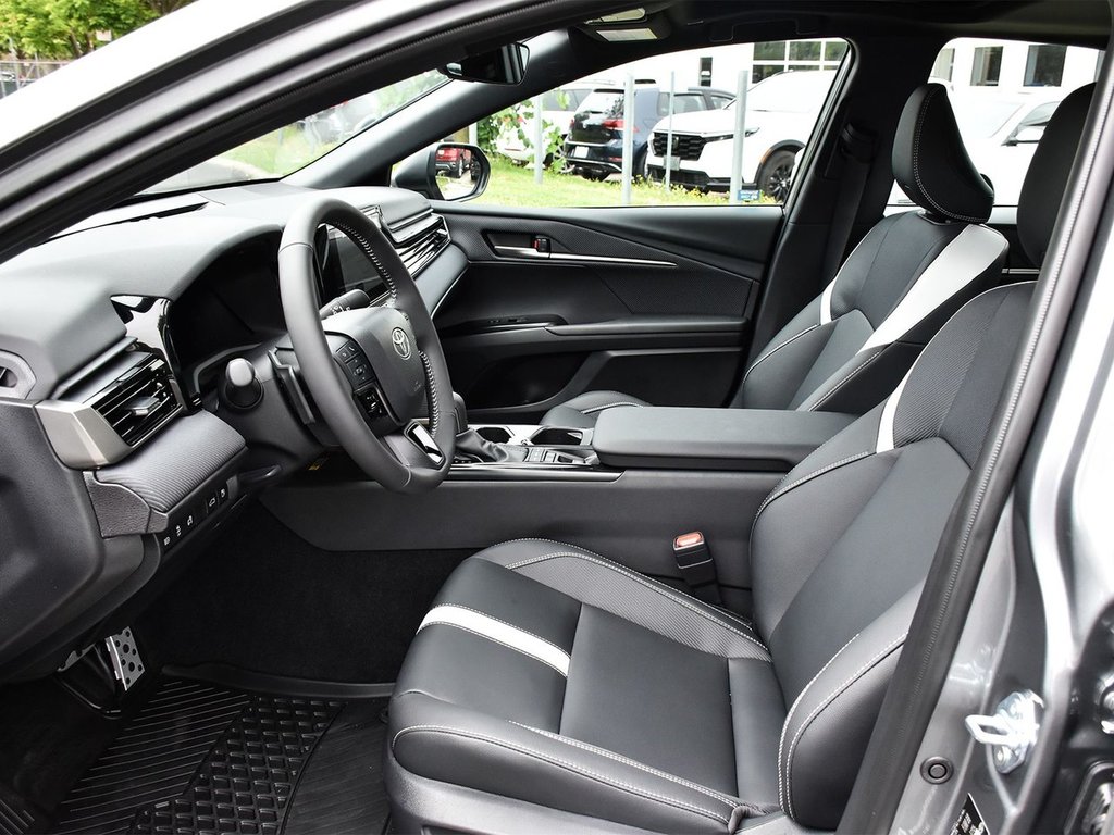 2025 Toyota Camry SE Upgrade in Mississauga, Ontario - 9 - w1024h768px