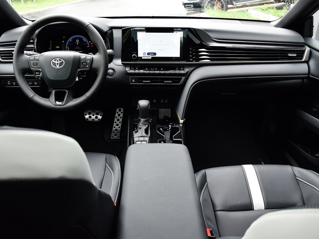 2025 Toyota Camry Hybrid SE Upgrade AWD in Mississauga, Ontario - 13 - w1024h768px