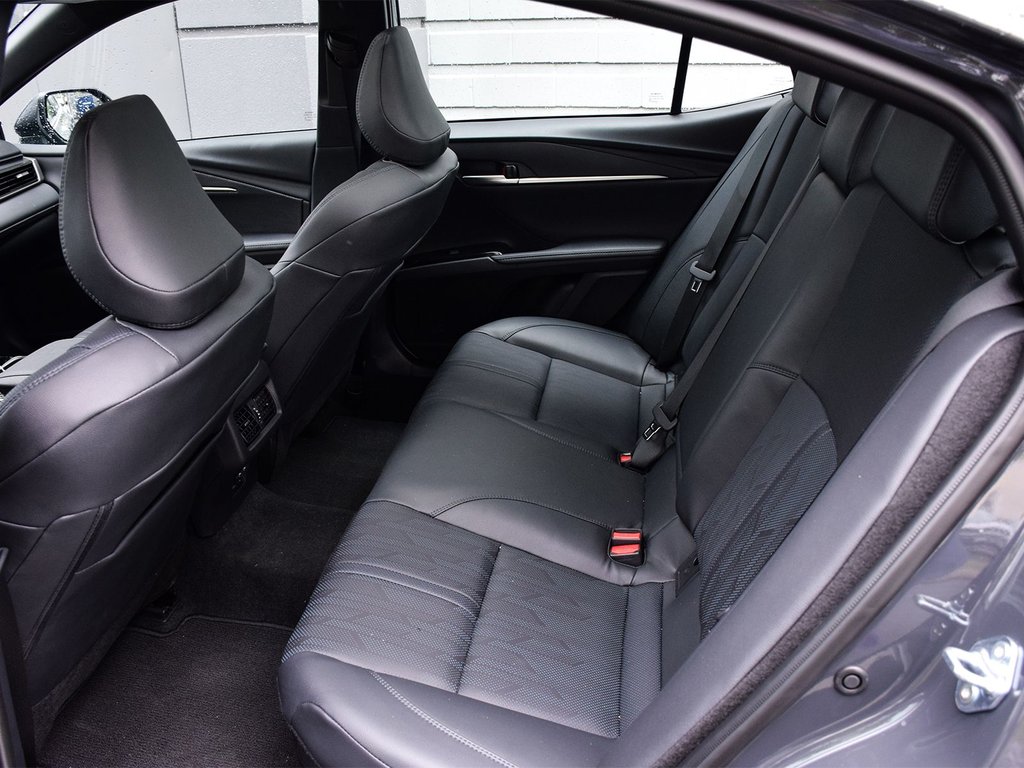 2025 Toyota Camry Hybrid XSE AWD in Mississauga, Ontario - 12 - w1024h768px