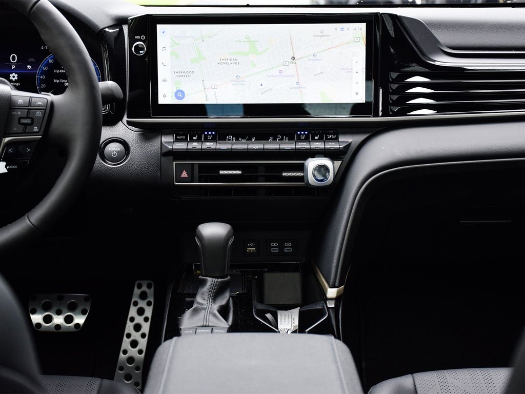 2025 Toyota Camry Hybrid XSE AWD in Mississauga, Ontario - 14 - w1024h768px