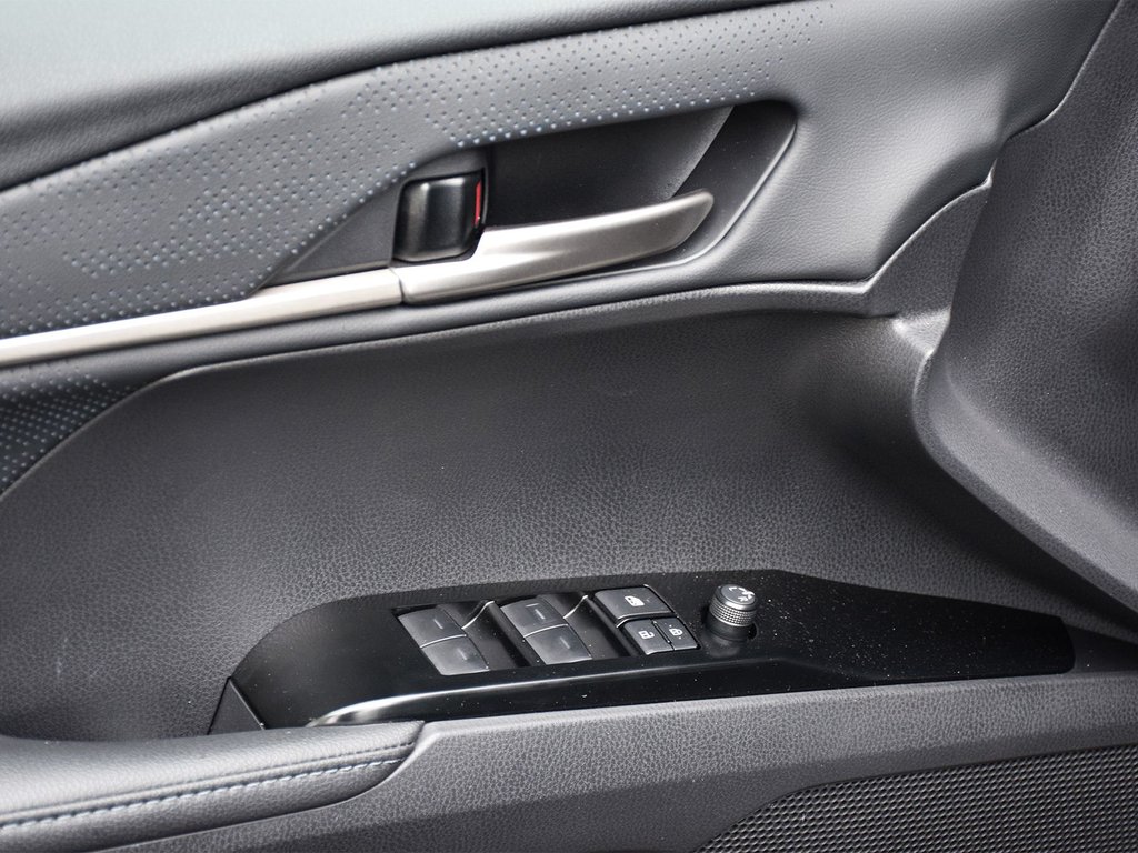 2025 Toyota Camry Hybrid XSE AWD in Mississauga, Ontario - 10 - w1024h768px