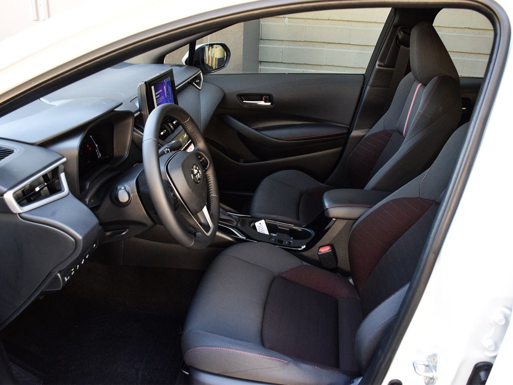 2025 Toyota COROLLA HYBRID SE in Mississauga, Ontario - 8 - w1024h768px