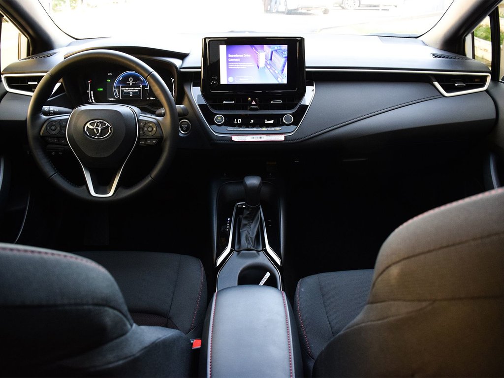 2025 Toyota COROLLA HYBRID SE in Mississauga, Ontario - 13 - w1024h768px