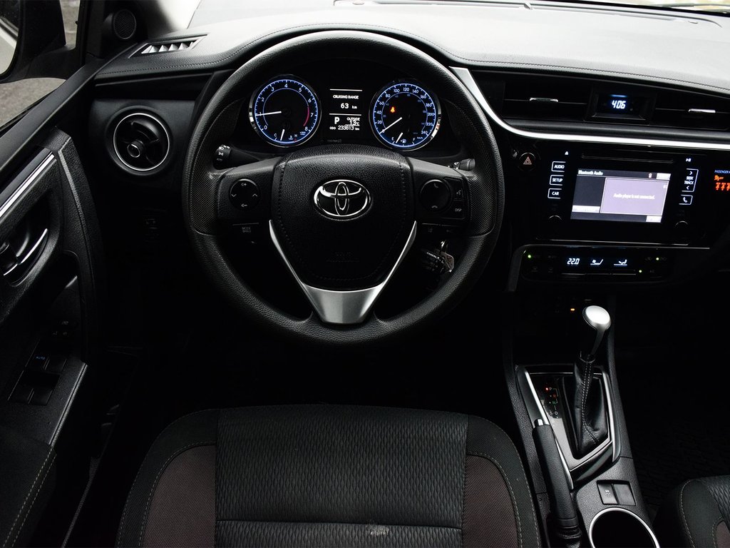 2018 Toyota Corolla LE in Mississauga, Ontario - 14 - w1024h768px