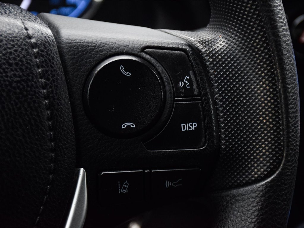 2018 Toyota Corolla LE in Mississauga, Ontario - 17 - w1024h768px