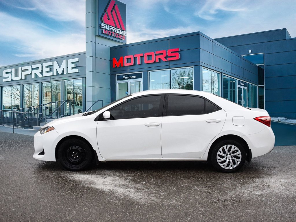 2018 Toyota Corolla LE in Mississauga, Ontario - 2 - w1024h768px