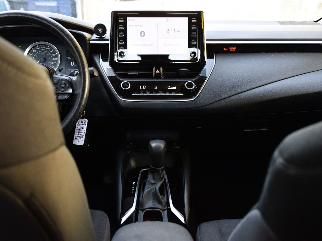 2021 Toyota Corolla LE in Mississauga, Ontario - 13 - w1024h768px