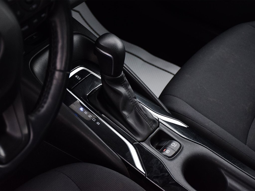 2021 Toyota Corolla LE in Mississauga, Ontario - 9 - w1024h768px