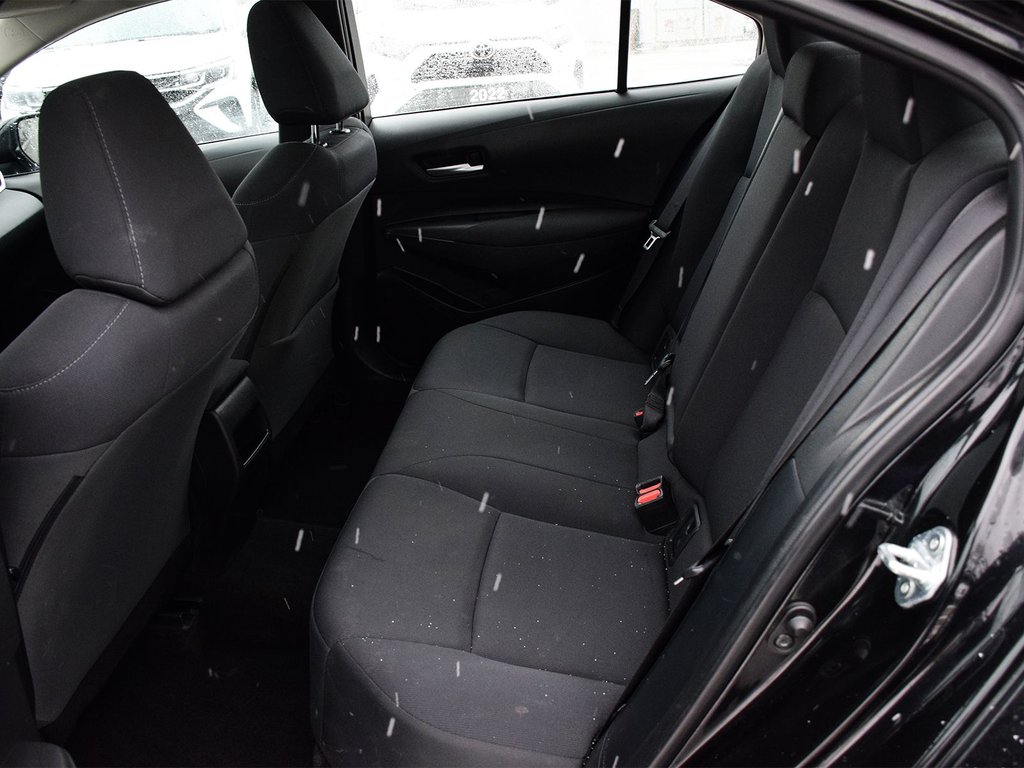 2021 Toyota Corolla LE in Mississauga, Ontario - 12 - w1024h768px