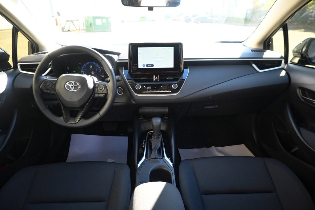 2023 Toyota Corolla HYBRID LE in Mississauga, Ontario - 11 - w1024h768px