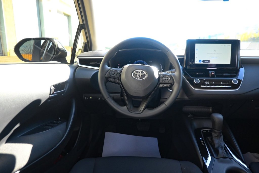 2023 Toyota Corolla HYBRID LE in Mississauga, Ontario - 13 - w1024h768px