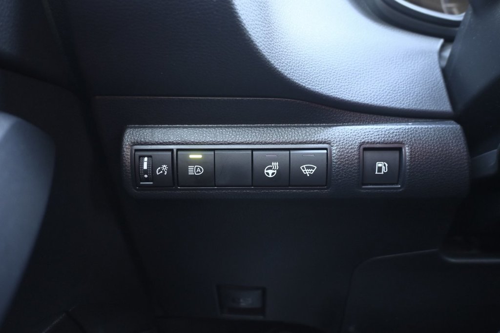 2023 Toyota Corolla HYBRID LE in Mississauga, Ontario - 21 - w1024h768px
