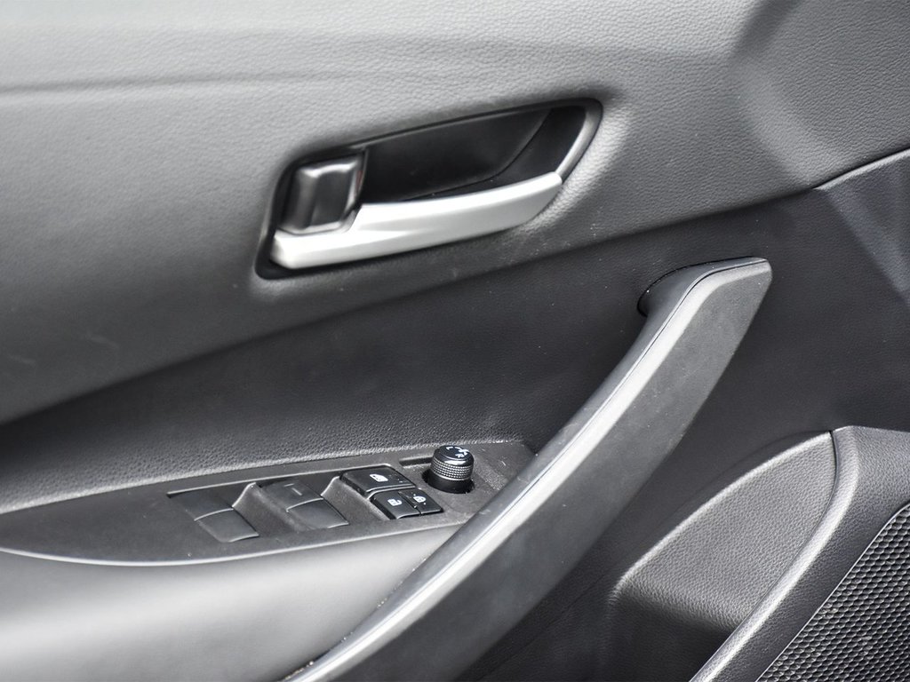 2024 Toyota Corolla HYBRID SE in Mississauga, Ontario - 10 - w1024h768px