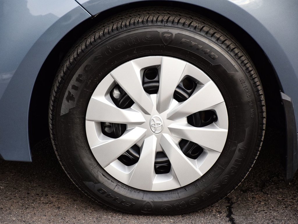 2024 Toyota Corolla LE in Mississauga, Ontario - 5 - w1024h768px