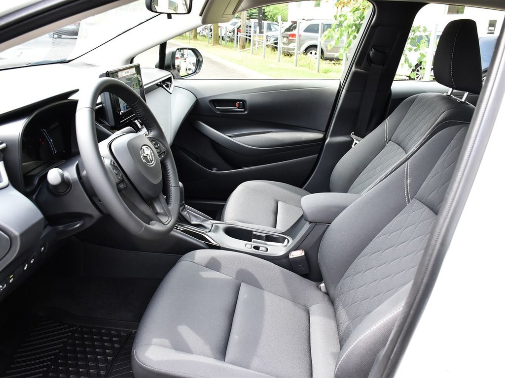2025 Toyota Corolla Hybrid LE in Mississauga, Ontario - 9 - w1024h768px