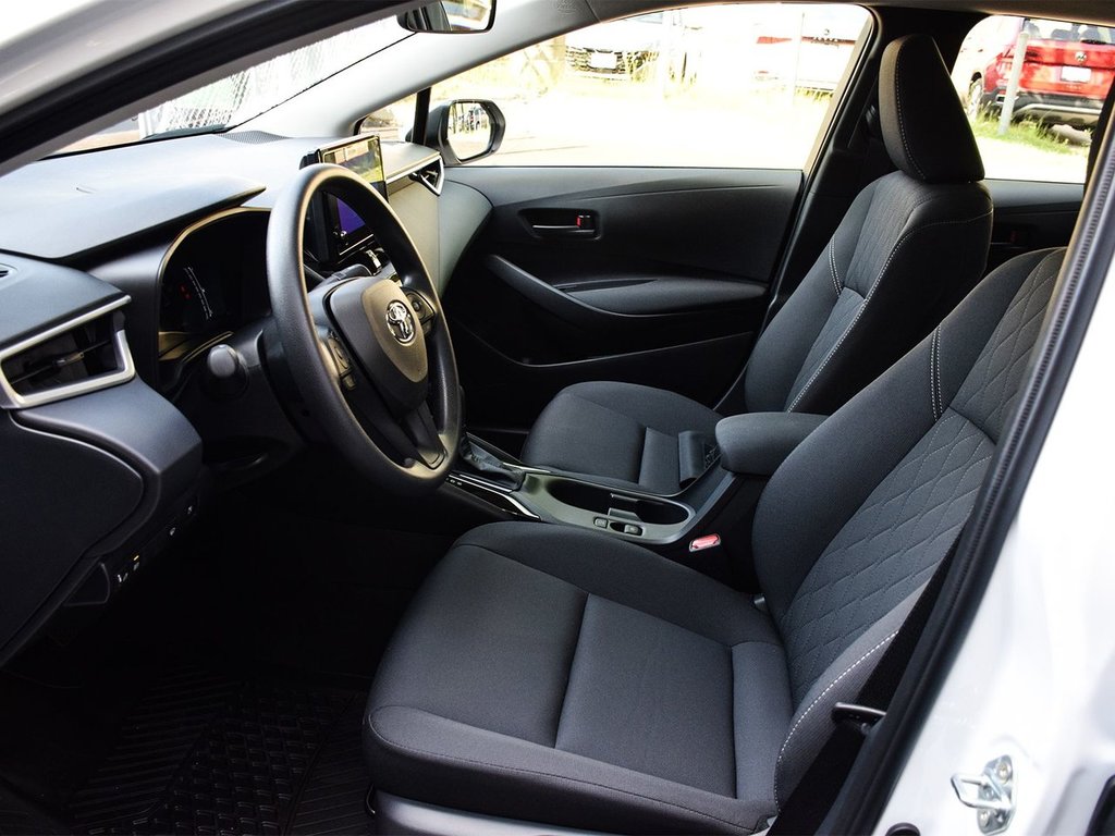 2025 Toyota Corolla HYBRID LE in Mississauga, Ontario - 8 - w1024h768px