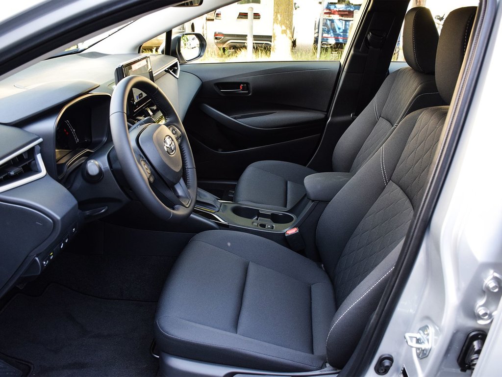 2025 Toyota COROLLA HYBRID LE AWD in Mississauga, Ontario - 8 - w1024h768px